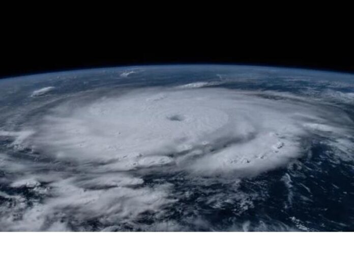 El huracán BERYL se acerca a Quintana Roo para tocar a tierra firme.