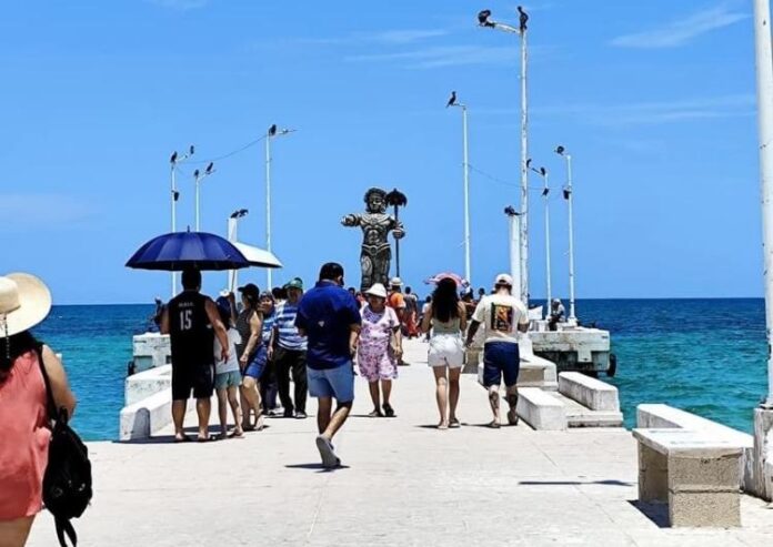YUCATAN INAUGURAN ENORME ESTATUA DE CHAAC EN PUERTO PROGRESO