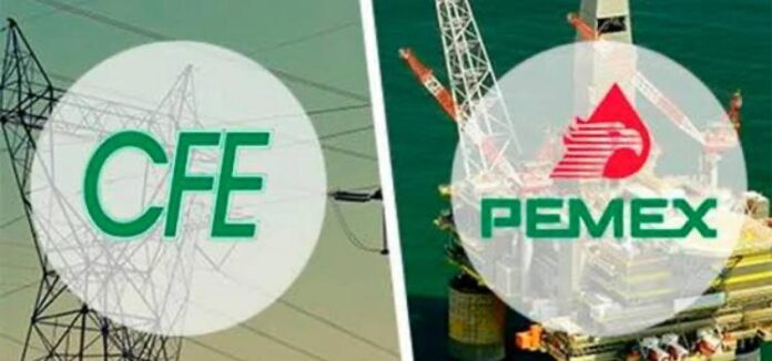 Con la firma de este decreto se regresa a Pemex y a la CFE su carácter público.