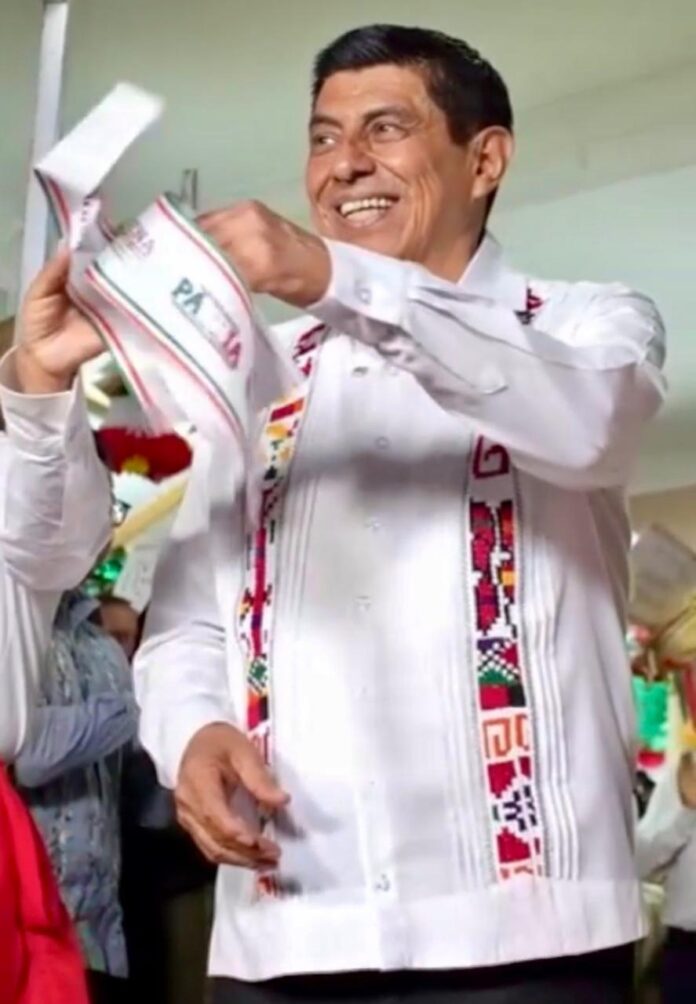 Salomón Jara crea tradición en la Verbena Popular “Sabores de la Patria”. Donde sus Funcionarios sirven al Pueblo…